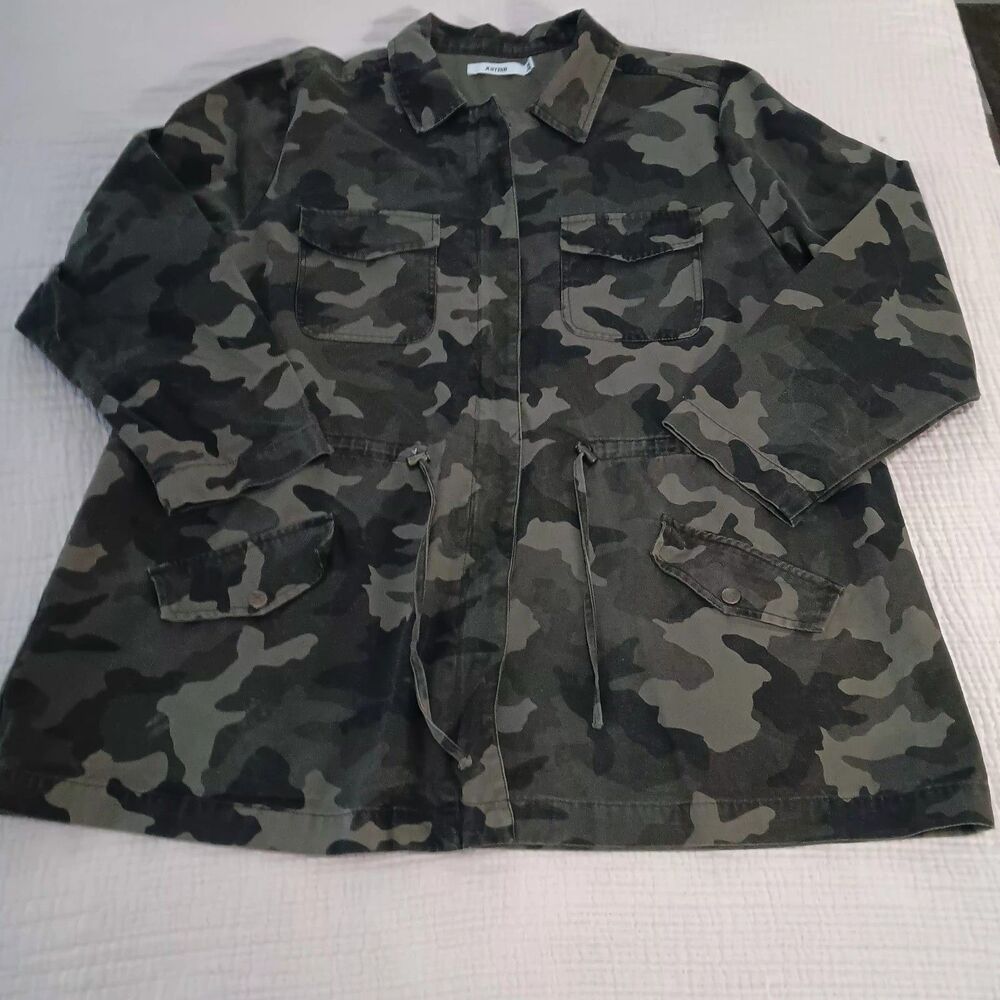 Camo Utility Barn Coat Women Sz 2x 3x Zip Front Cargo Pockets Grunge Streetwear
